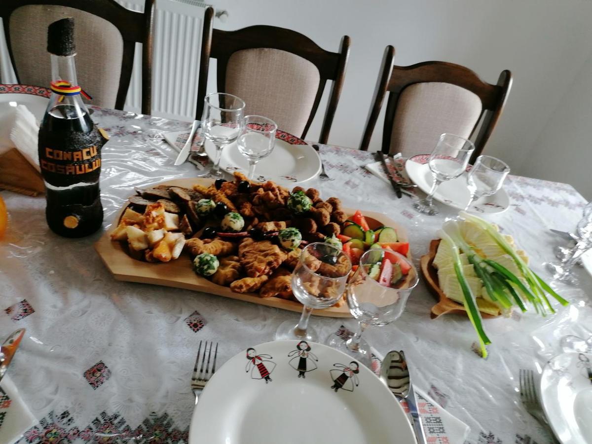 מלון Feresti Conacul Cosaului מראה חיצוני תמונה